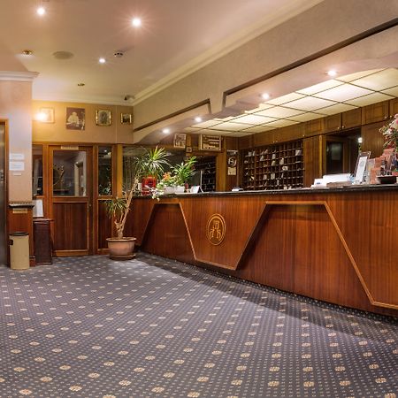 Mitre House Hotel Лондон Екстериор снимка