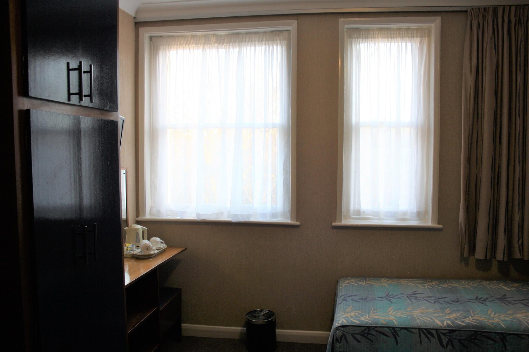 Mitre House Hotel Лондон Екстериор снимка
