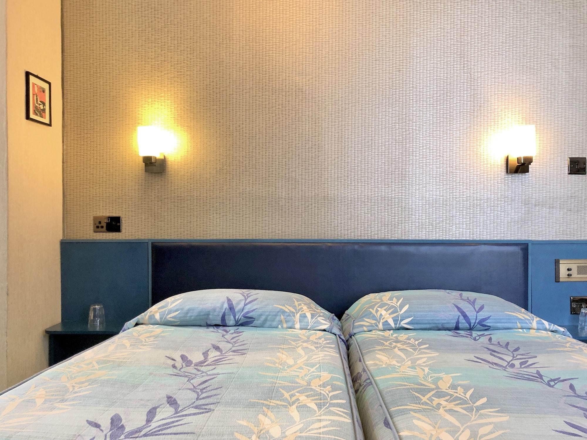 Mitre House Hotel Лондон Екстериор снимка