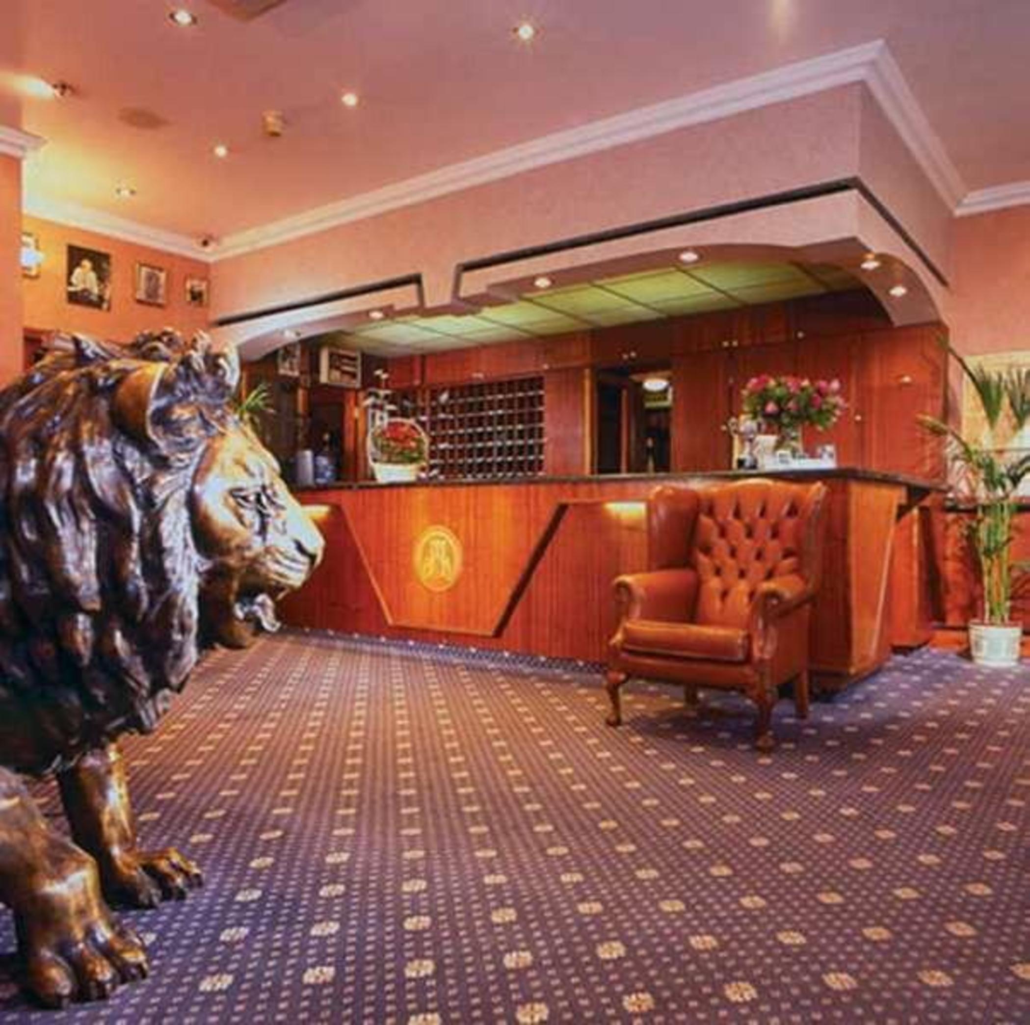Mitre House Hotel Лондон Екстериор снимка